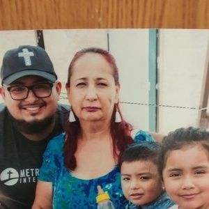 Meet your Posher, Yolanda